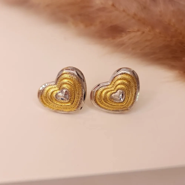 Brinco coração com duas cores ondulado, folheado a ouro 18k