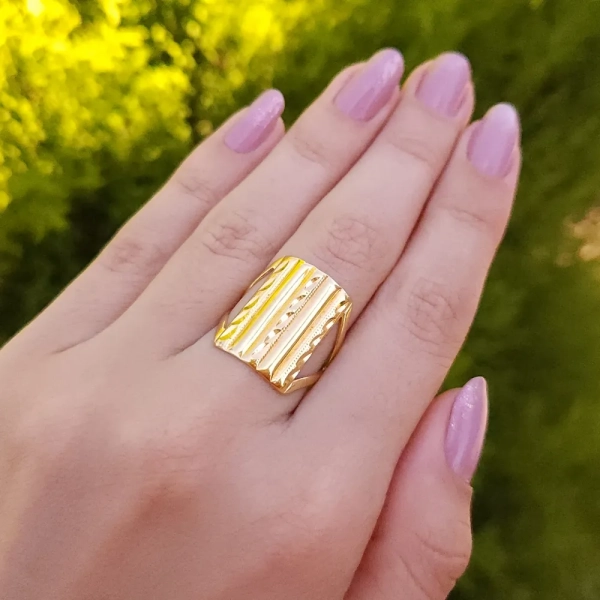Anel Retangular Trabalhado, Banhado a ouro 18k - Imagem 2