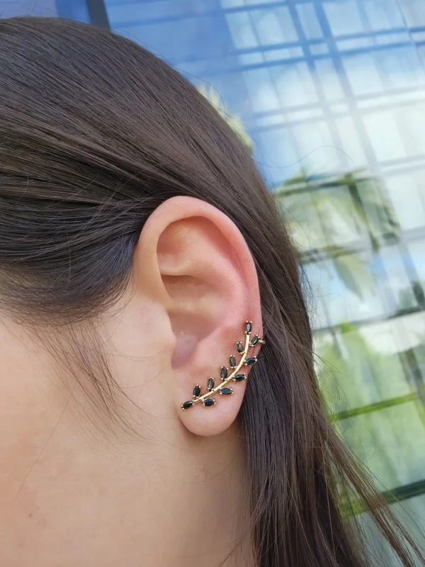 Brinco Ear Cuff de Zircônias Navetes Pretas - Banhado a ouro 18k