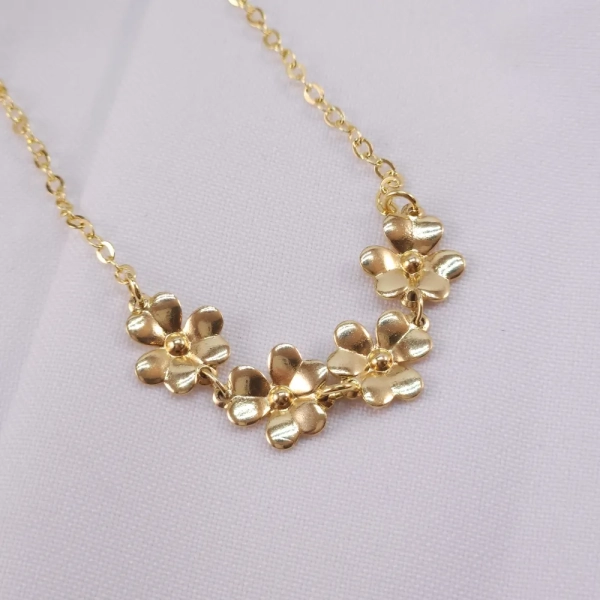 Colar Choker com Flores lisas, Banhado a ouro 18k - Imagem 2