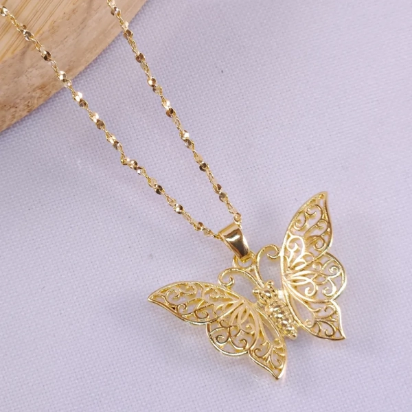 Colar de Borboleta Lisa Vasada e corrente trabalhada, Banhada a ouro 18k - Imagem 2