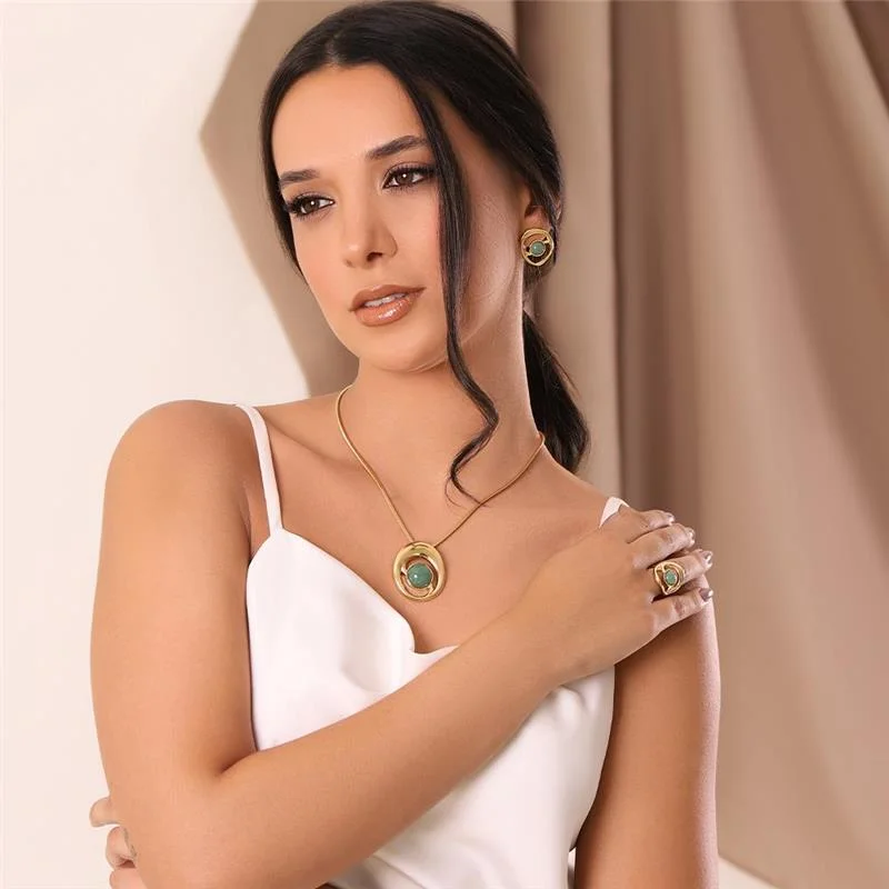 Conjunto Orgânico Arredondado e Vasado com Pedras Quartzo Rosa - Banhado a Ouro 18K - Imagem 5