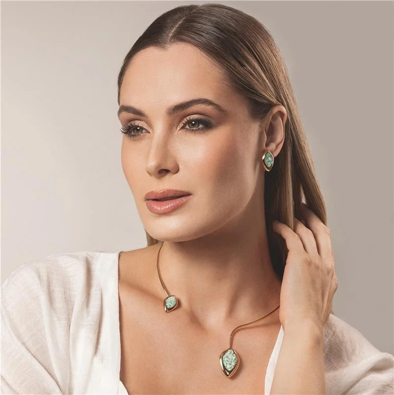 Conjunto Colar De Fio e Pedras Naturais Selenita - Banhado a Ouro 18 k - Imagem 5