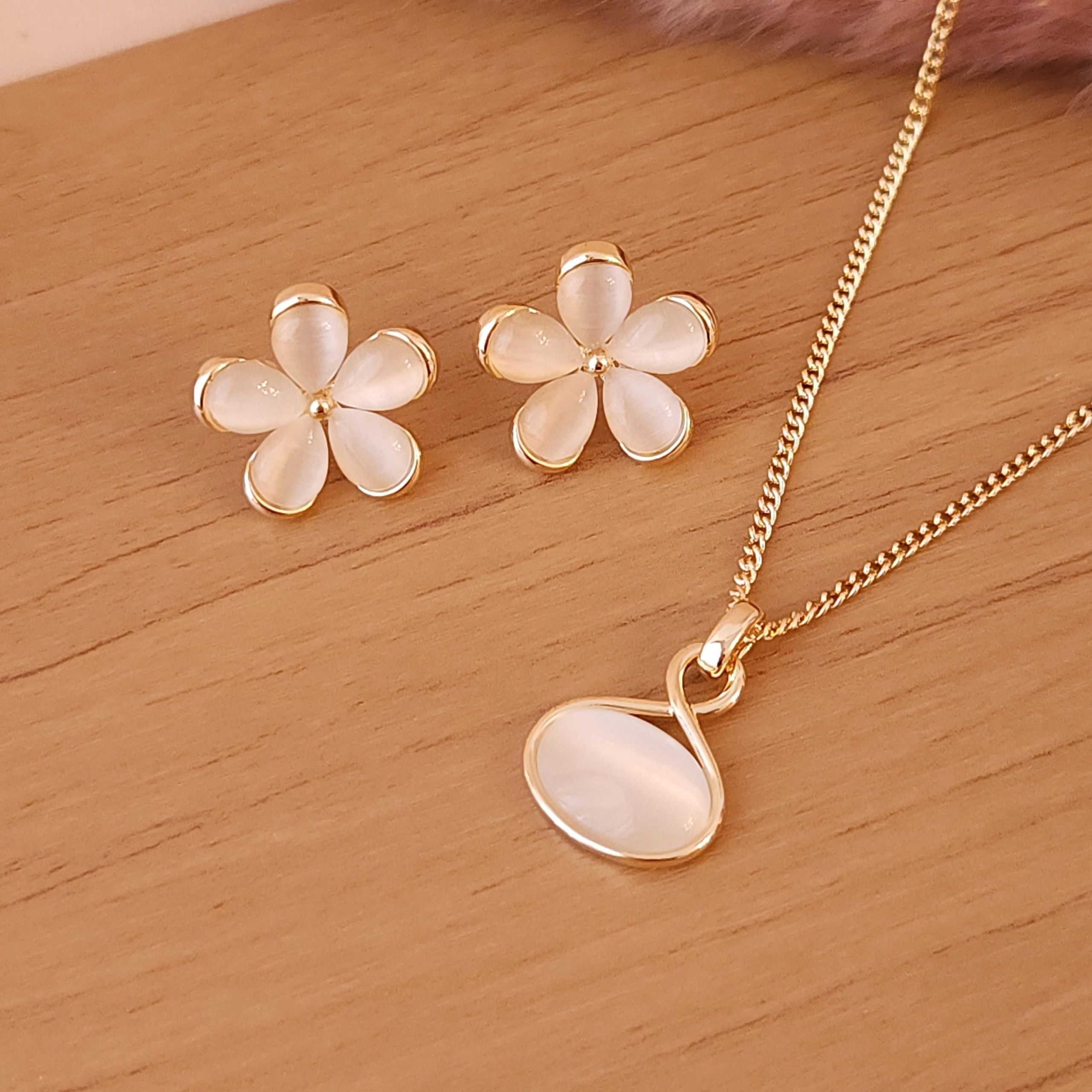 Conjunto Colar e Brinco Flor com Pedras Olho de Gato - Banhado a Ouro 18K