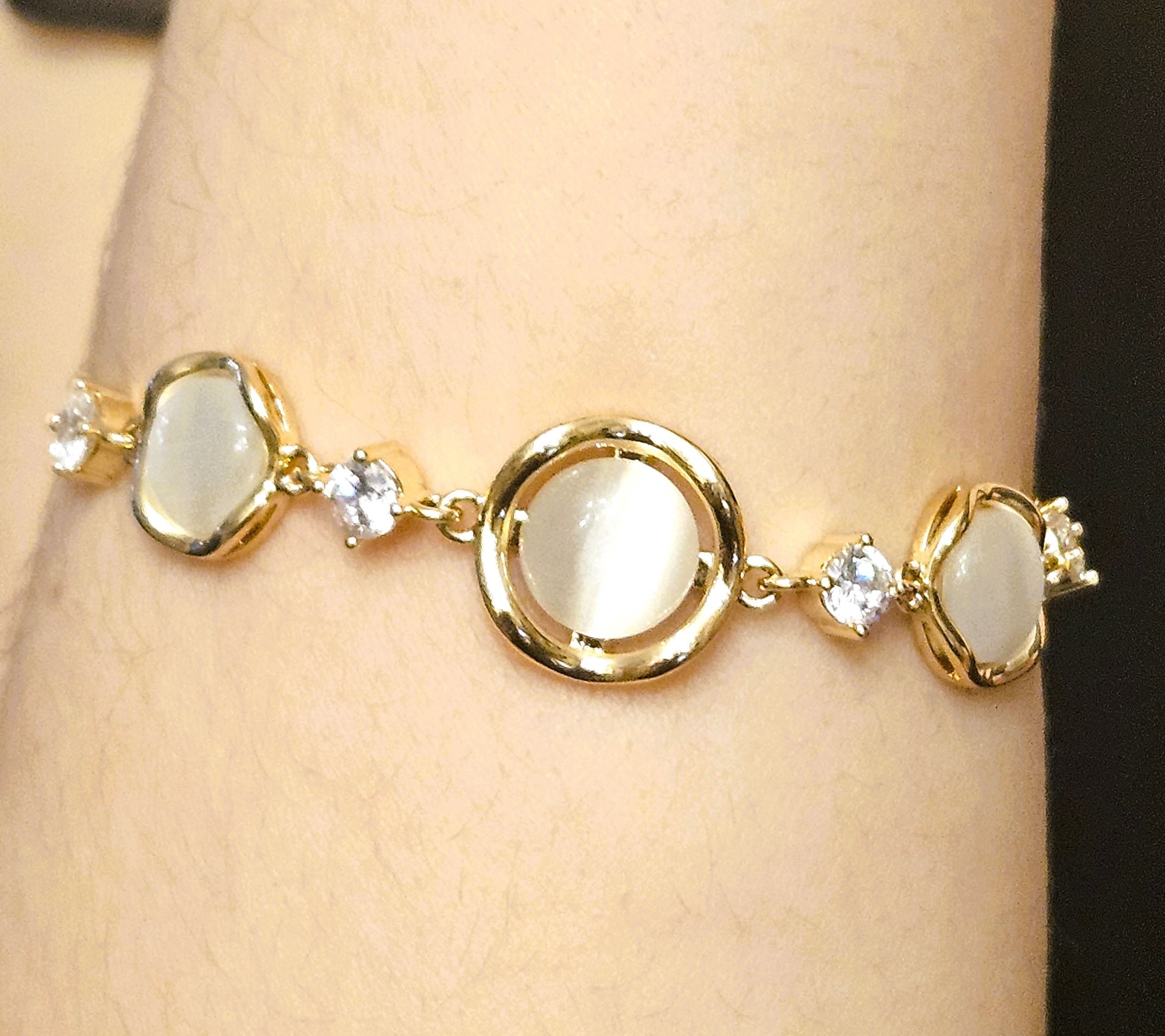 Pulseira Gravatinha Ajustável Pedras Olho de Gato - Banhada de Ouro 18k - Imagem 3