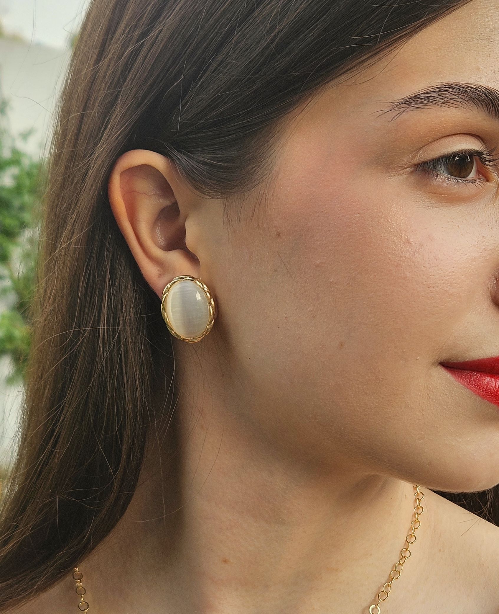 Brinco Oval Pedra Olho de Gato - Banhado a Ouro 18K - Imagem 3