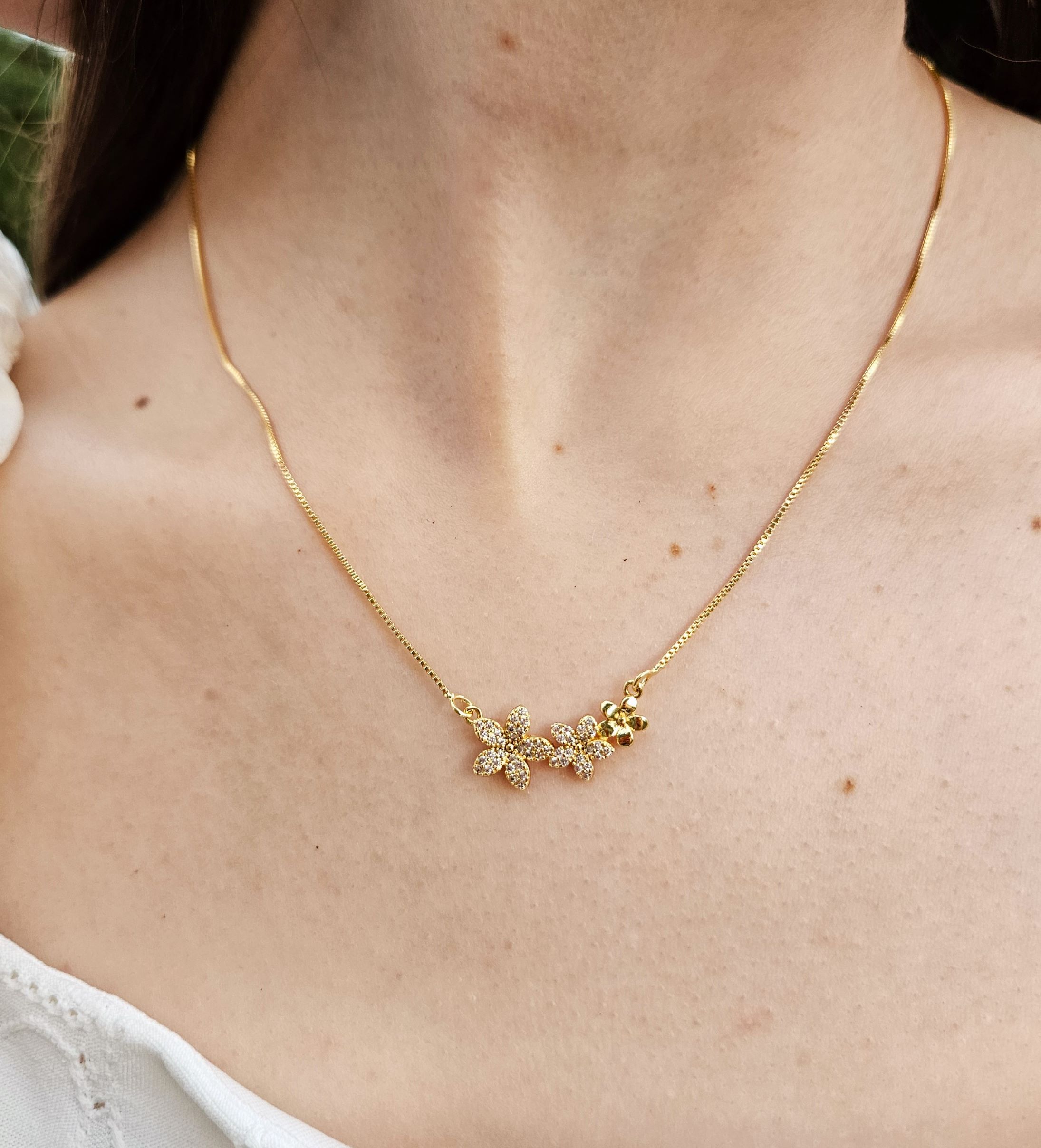 Conjunto Flores com Zircônias Delicado - Banhado de Ouro 18k - Imagem 2