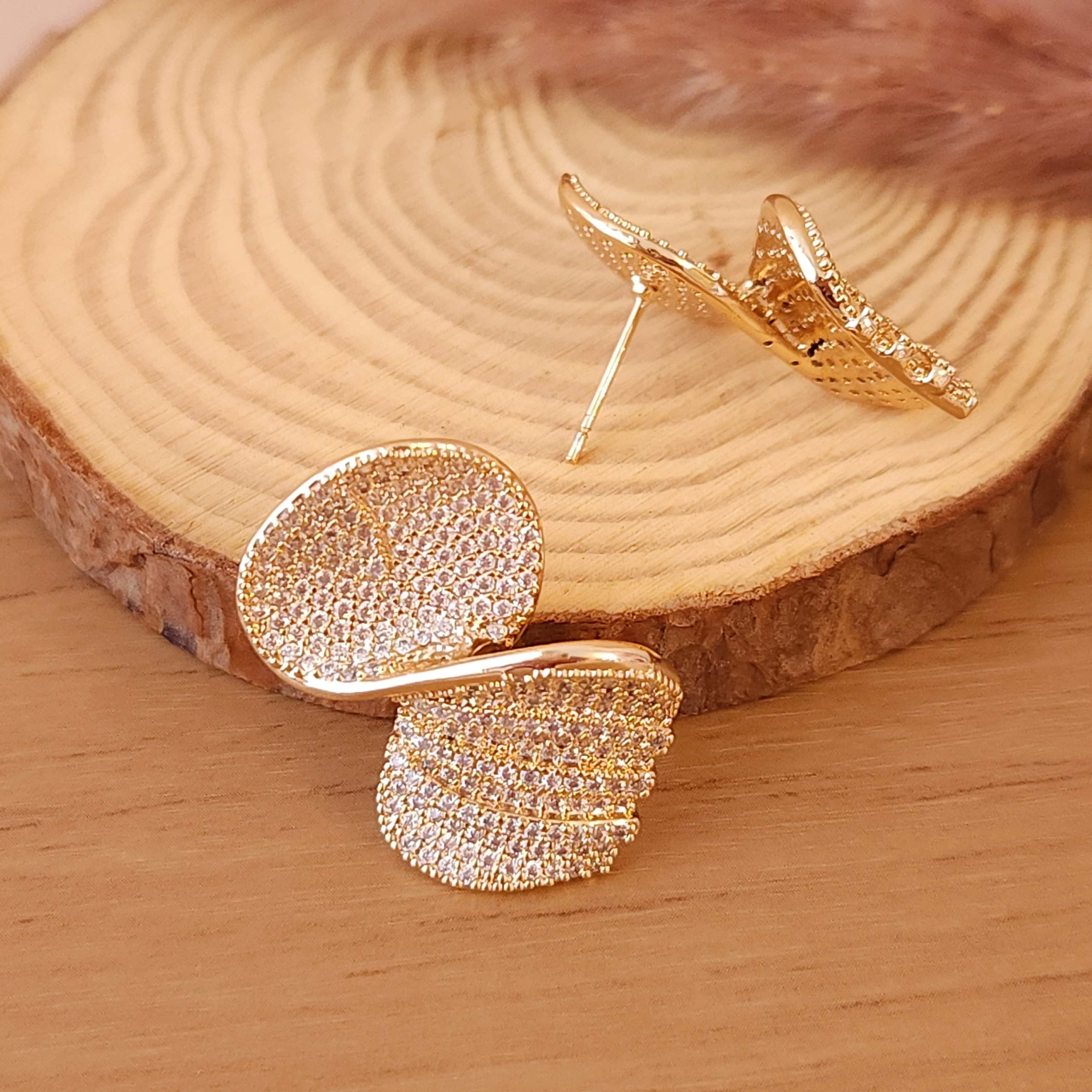 Conjunto Requinte, de Brinco e Anel Ondas Cravejadas - Banhado a Ouro 18K - Imagem 4