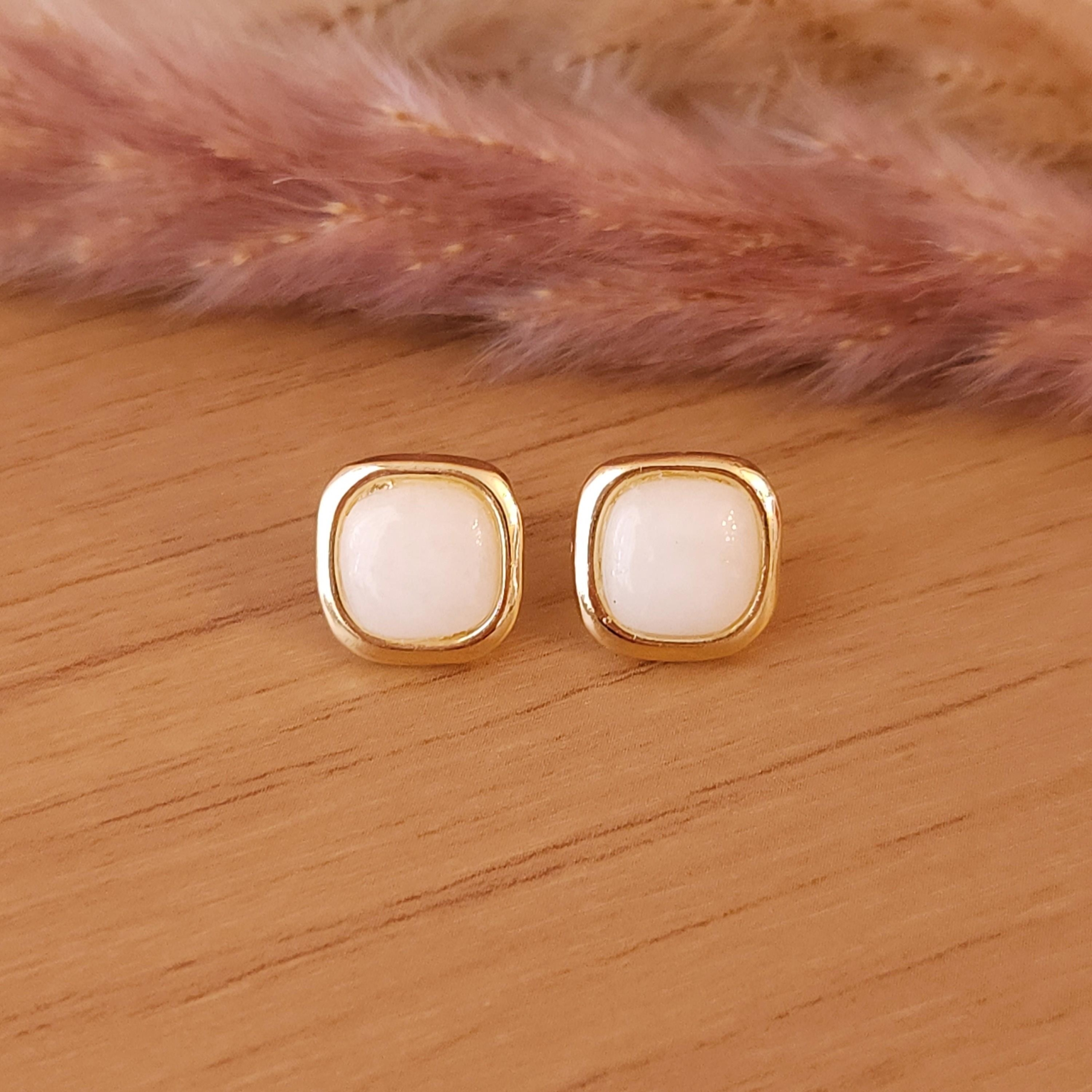 Brinco Delicado Quadrado de Pedra Natural - Banho Ouro 18k