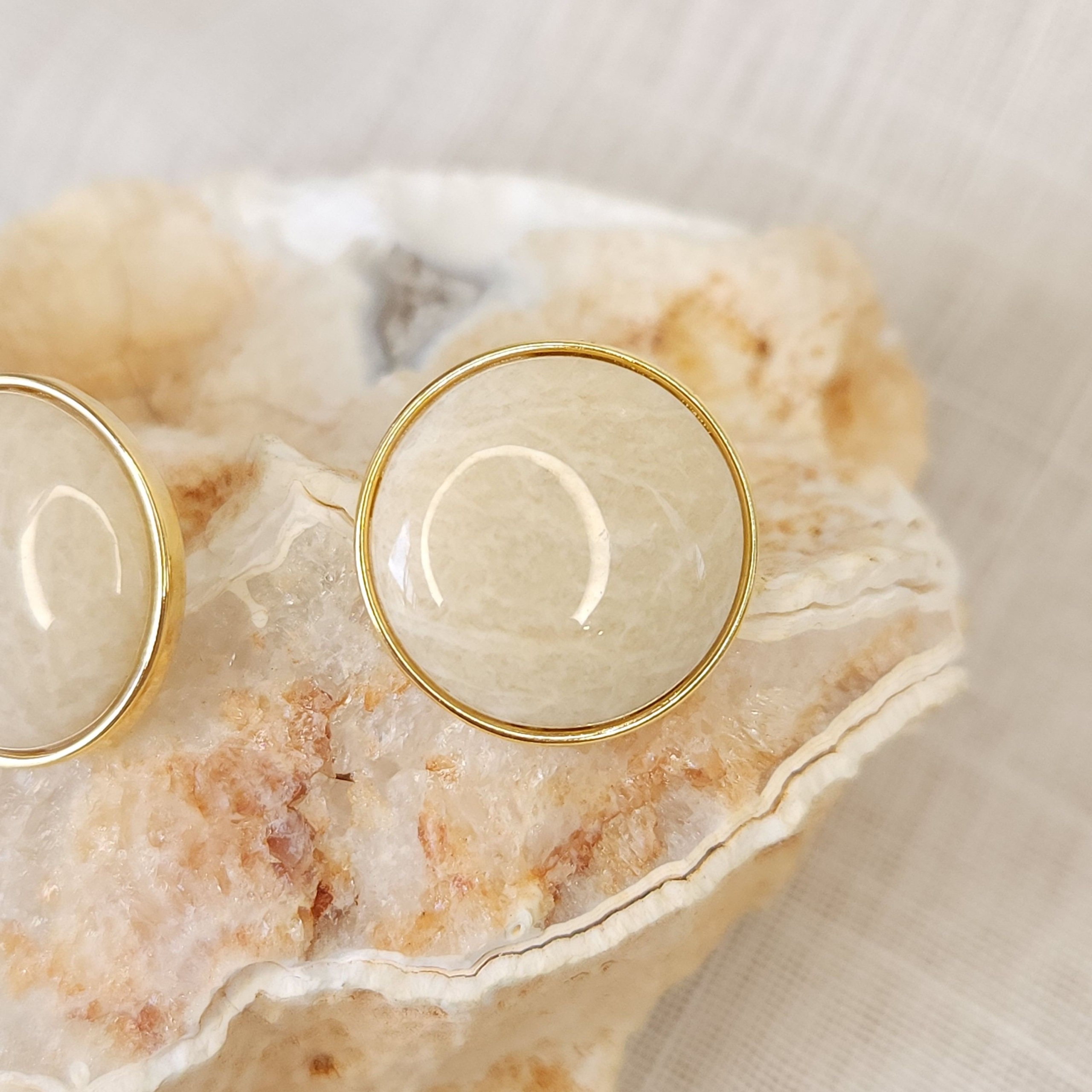 Brinco Pedra Natural Amazonita Bege - Banhado a ouro 18k - Imagem 3