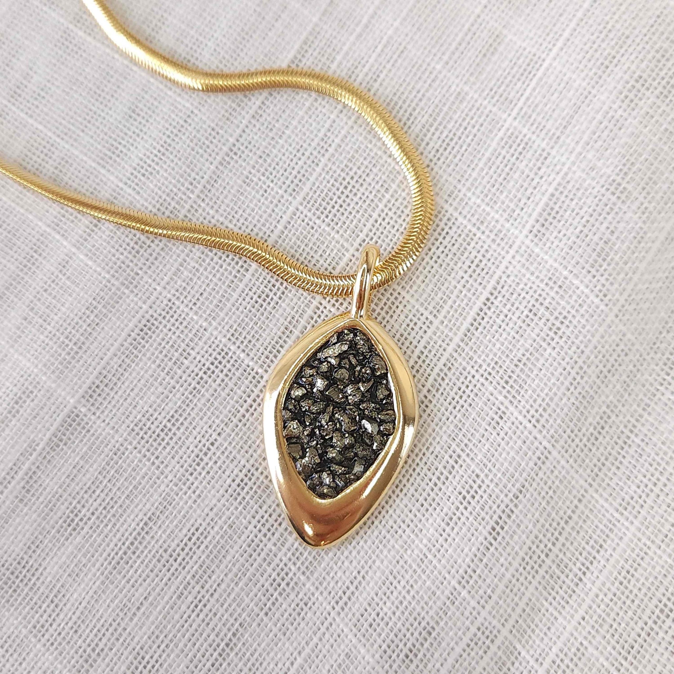 Conjunto Pedras Naturais/Pirita, com Designer Único e Elegante - Banhado a Ouro 18k - Imagem 2