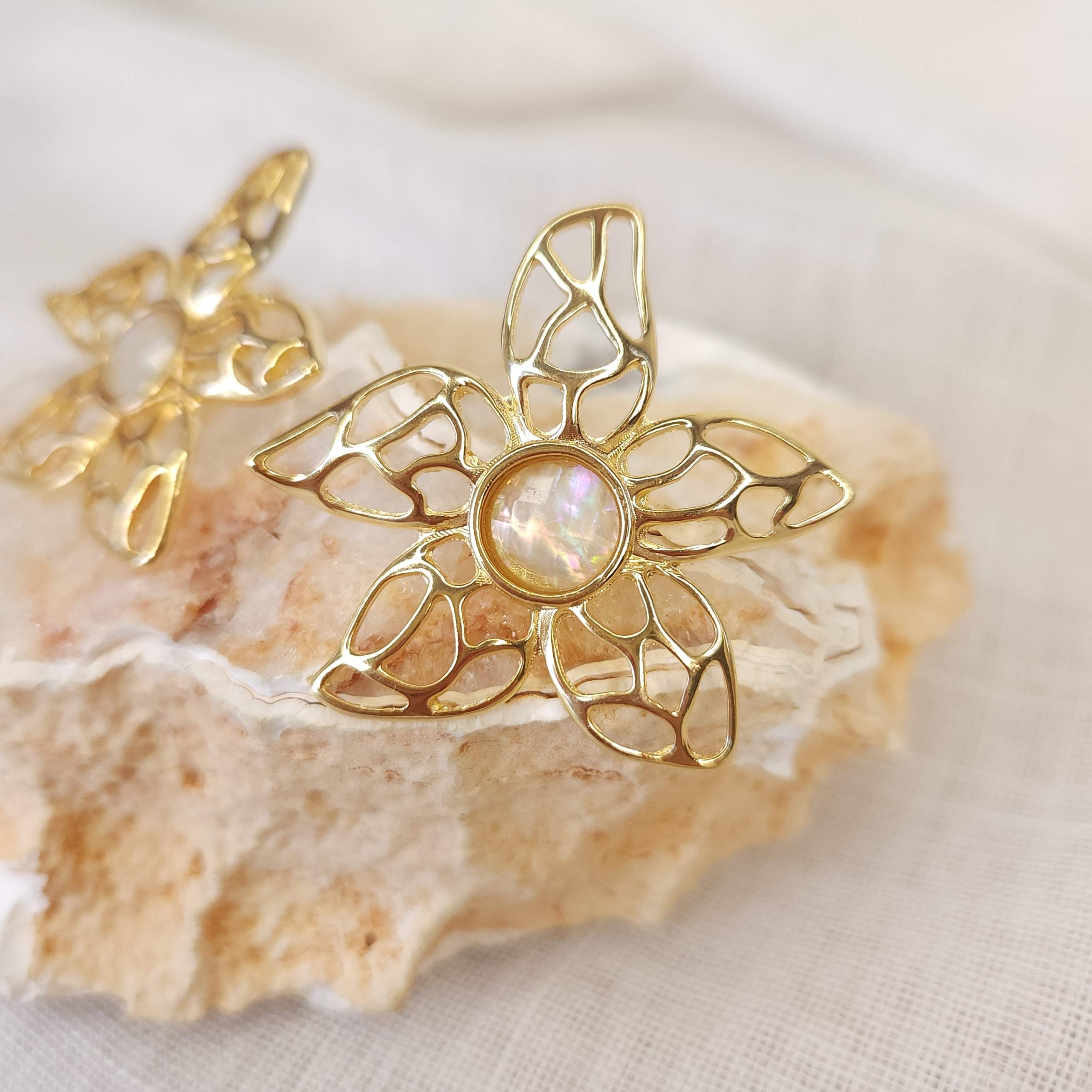 Brinco Estrela do Mar com Pedra Natural Opala do Mar - Banhado a Ouro 18k - Imagem 2