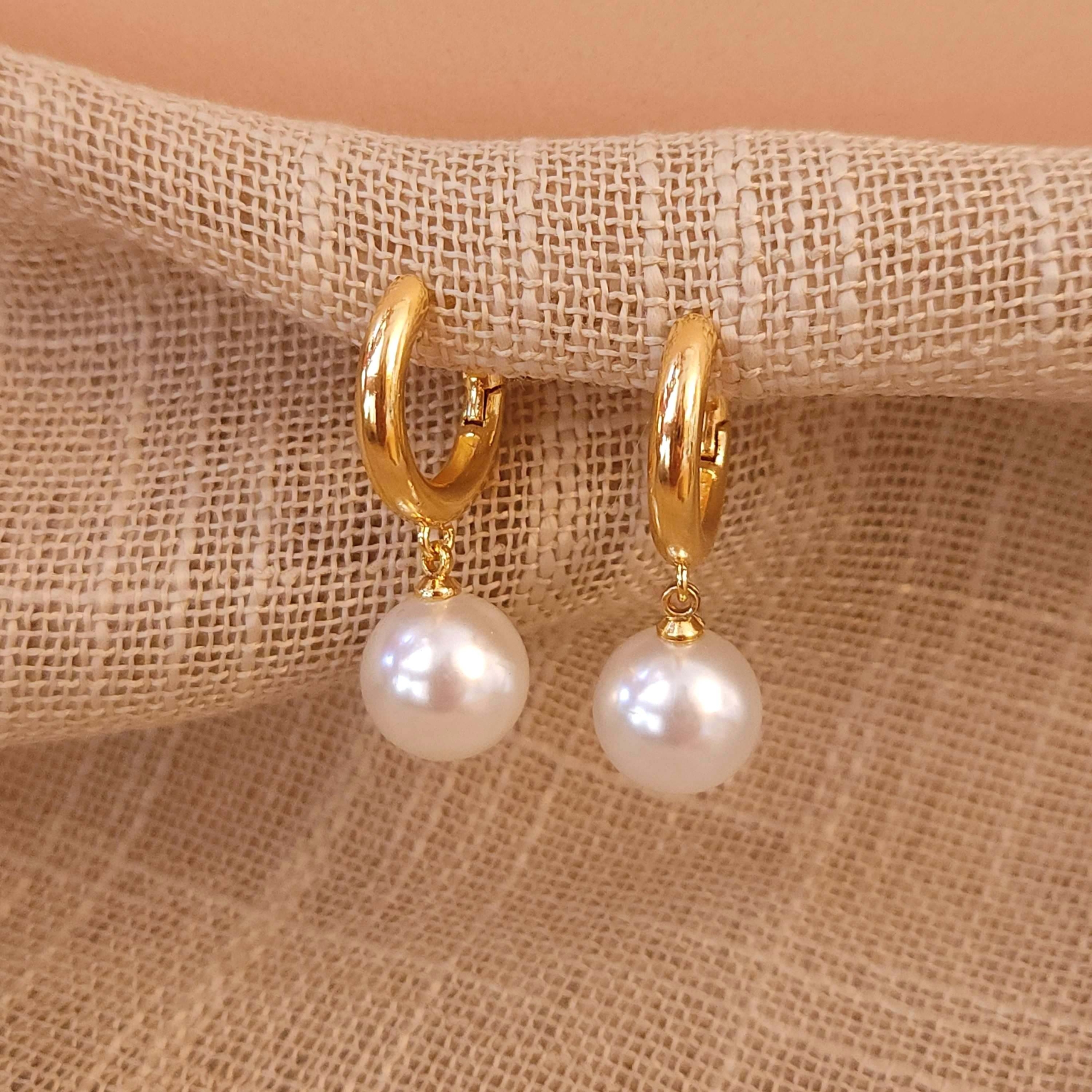 Brinco Argola de Click e Pingente de Pérola - Banhado a ouro 18k