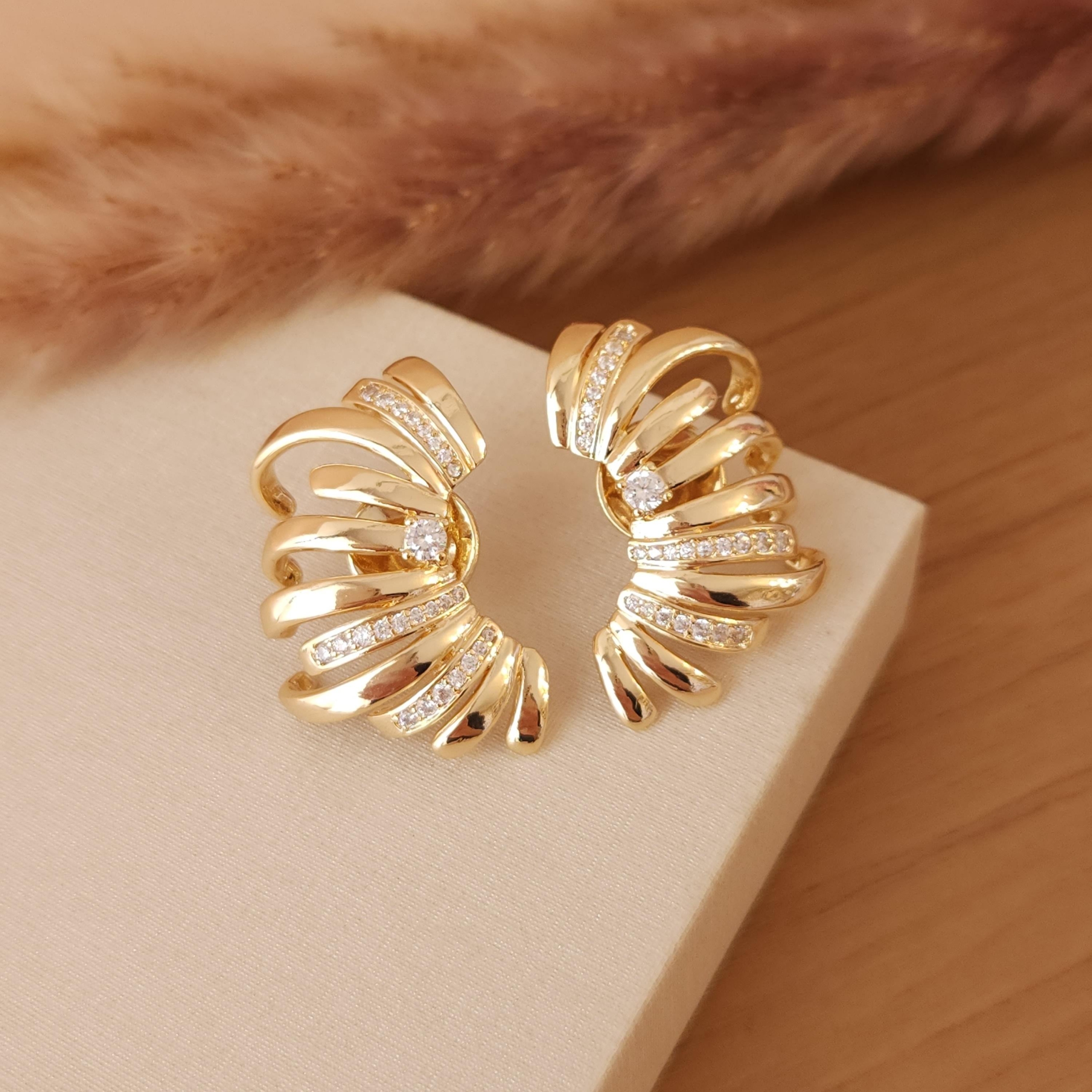 Brinco Ear Cuff Fios Lisos e Cravejados - Banhado a Ouro 18k