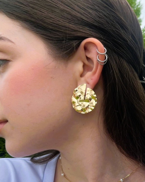 Brinco Orgânico Trabalhado Caracol - Banhado a Ouro 18k