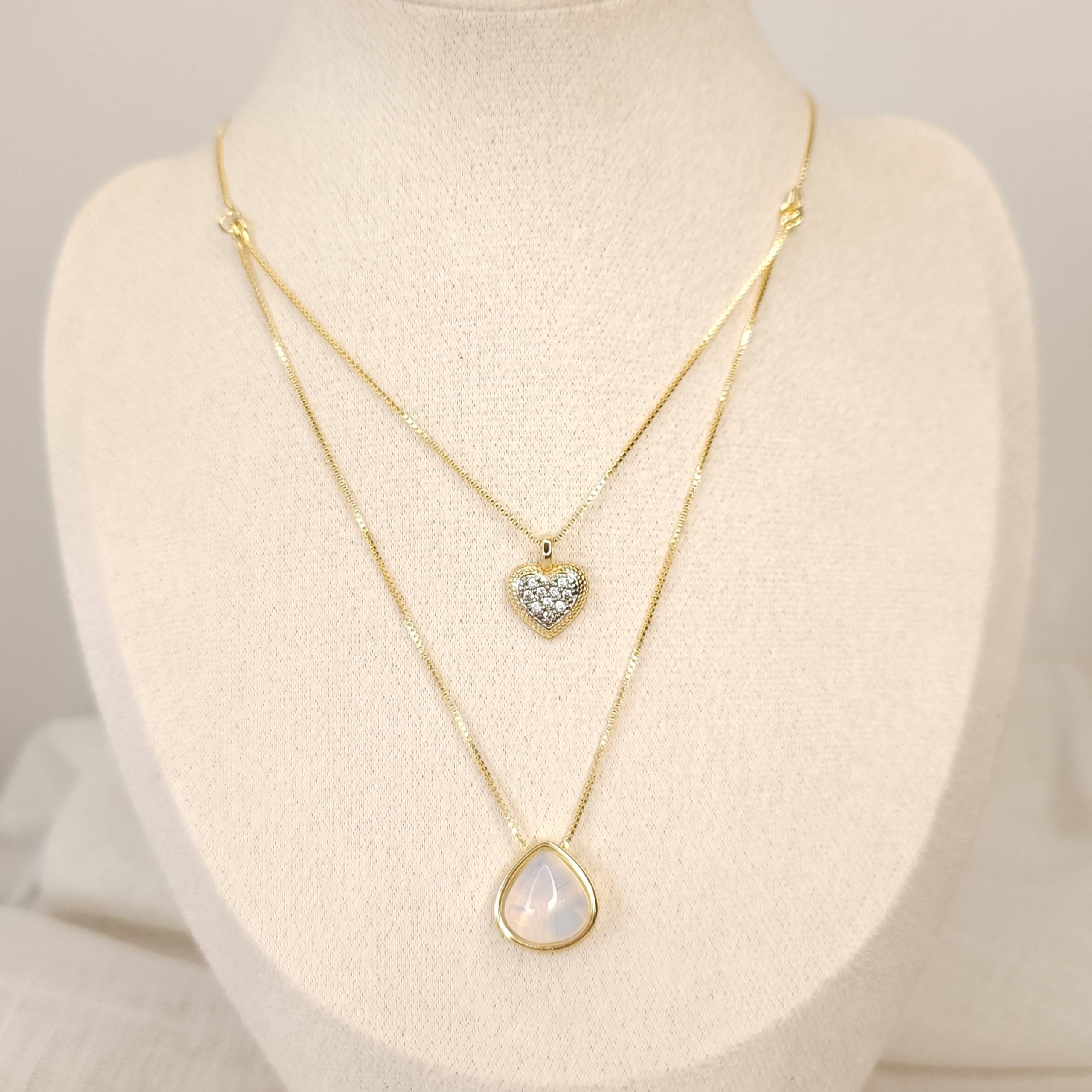 Conjunto de Brinco Colar Duplo Coração Cravejado e Gota Pedra Natural Opalina - Banhado a Ouro 18k - Imagem 3